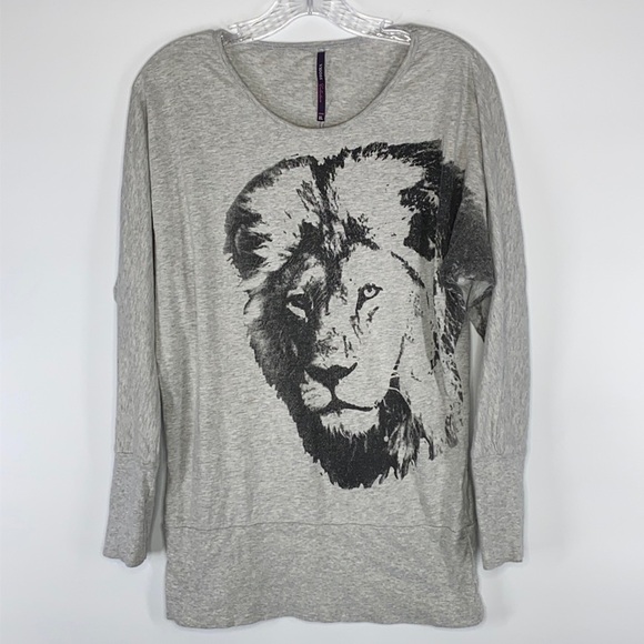 Vigoss Tops - Vigoss Lion Long Sleeve Shirt Size XL